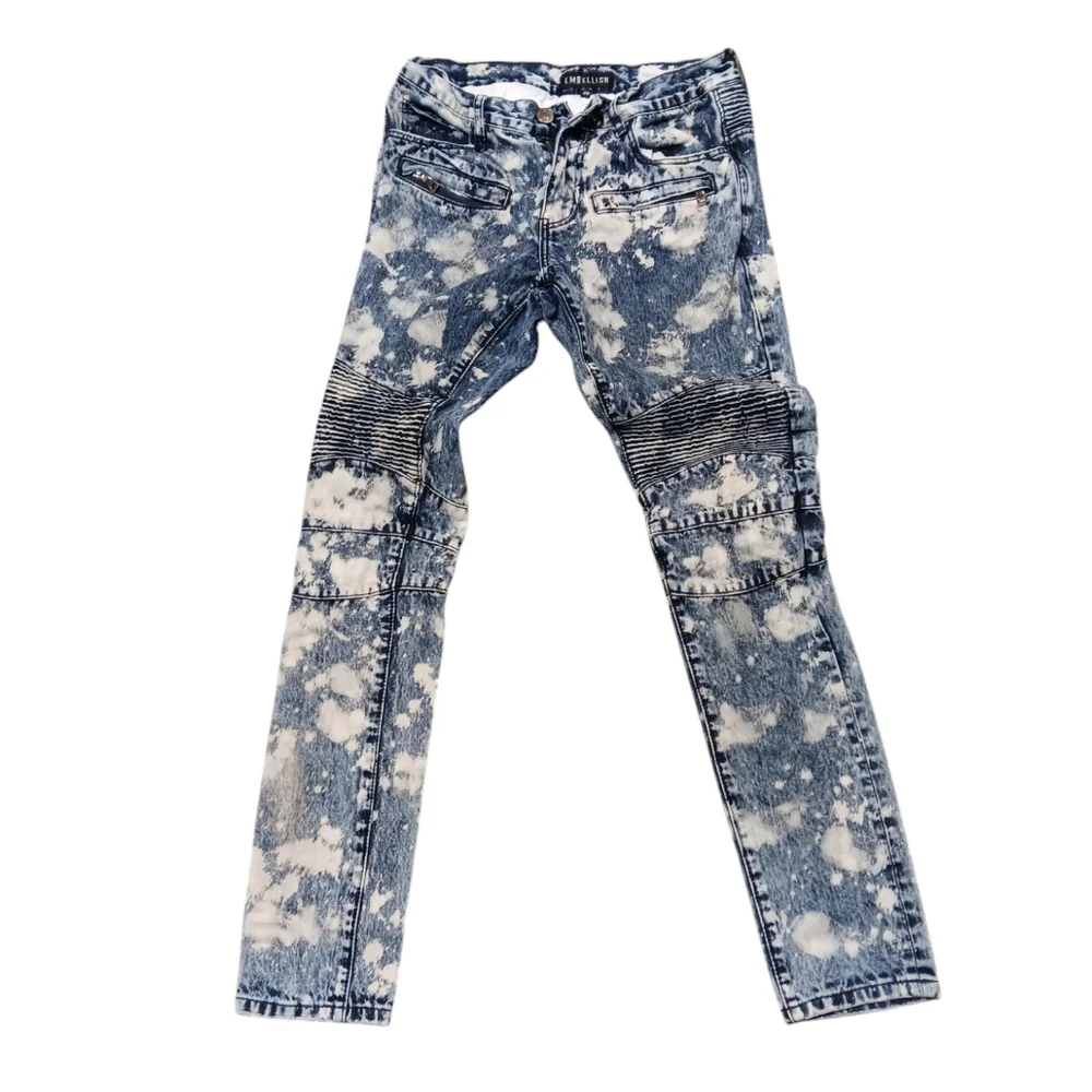 EMBELLISH MEN'S SIZE 30×32.5 CLASSIC ACID WASHED JEANS.